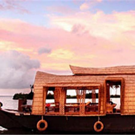Marvel Cruise Hotell Alappuzha Exteriör bild