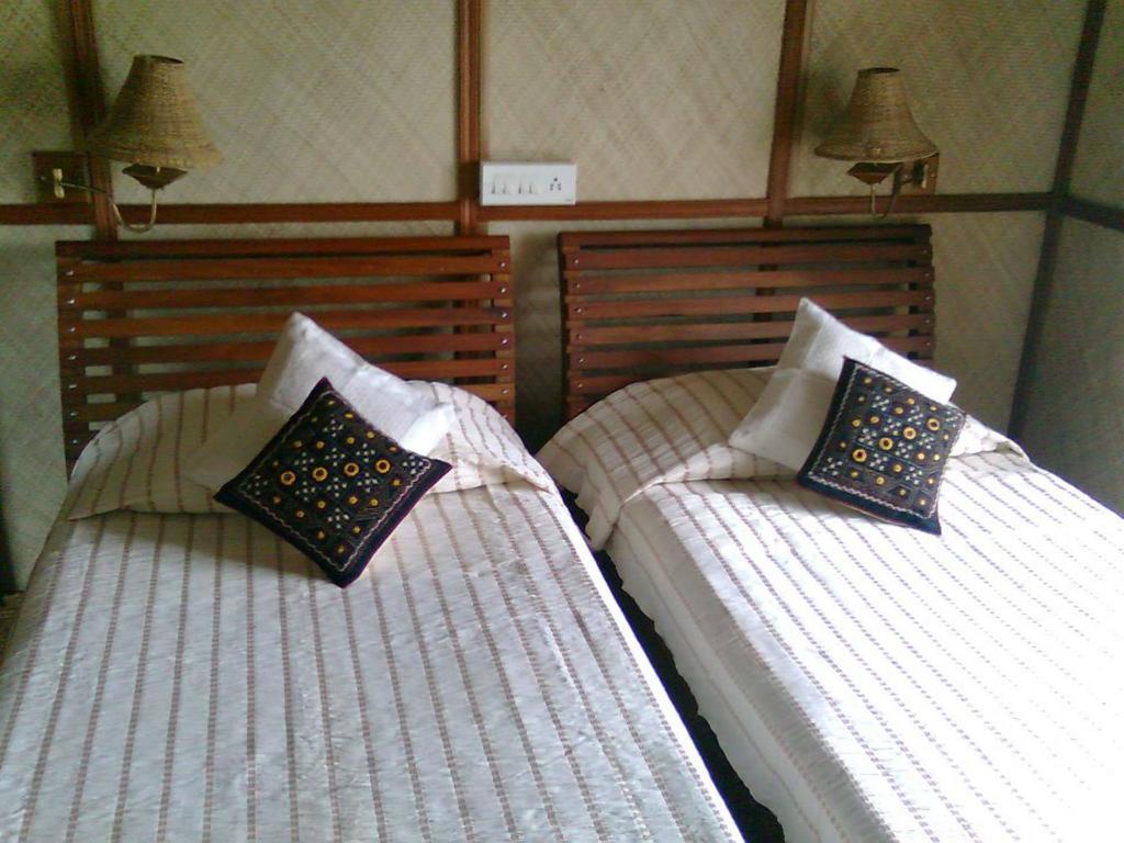 Marvel Cruise Hotell Alappuzha Rum bild