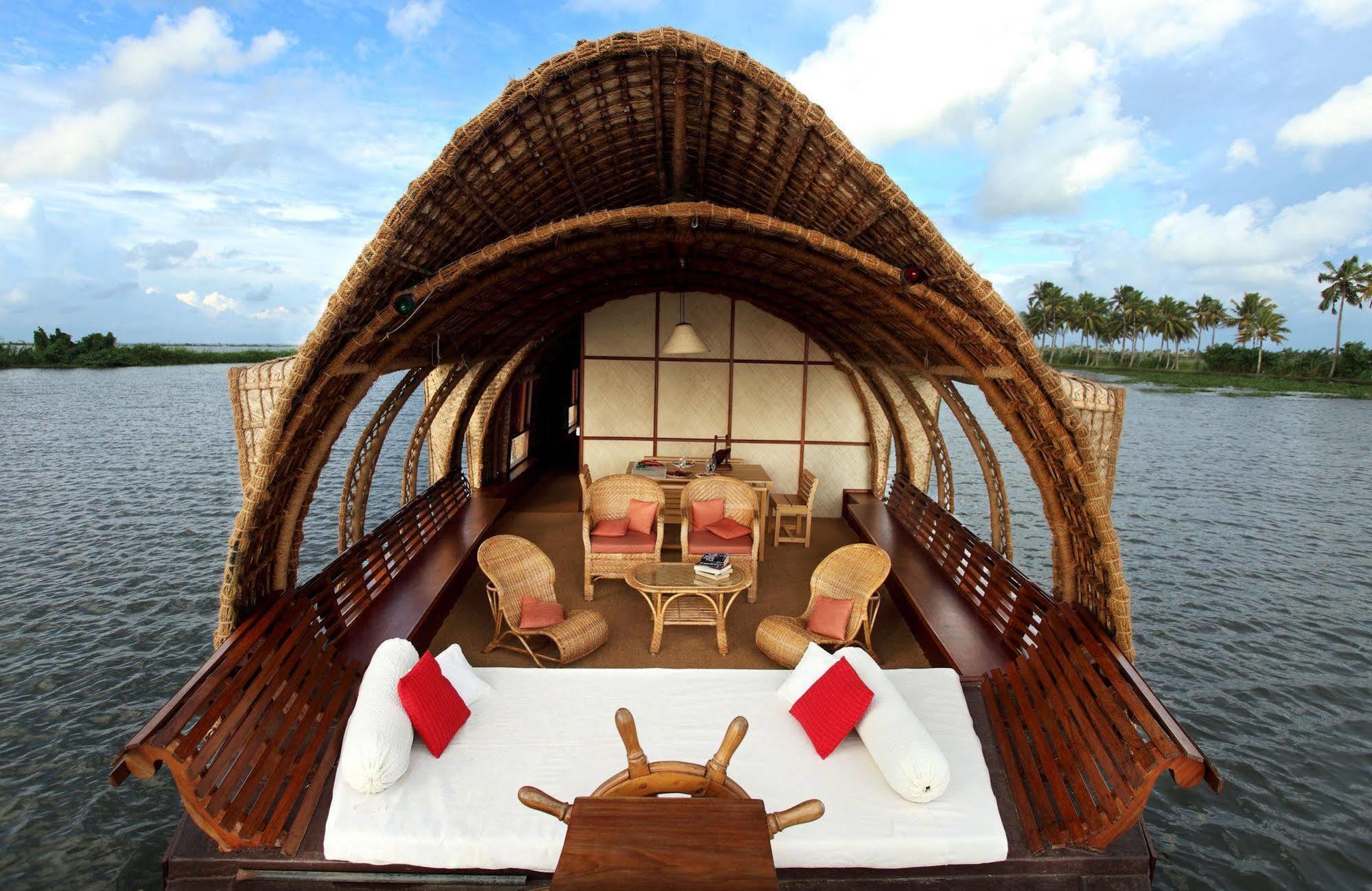 Marvel Cruise Hotell Alappuzha Exteriör bild
