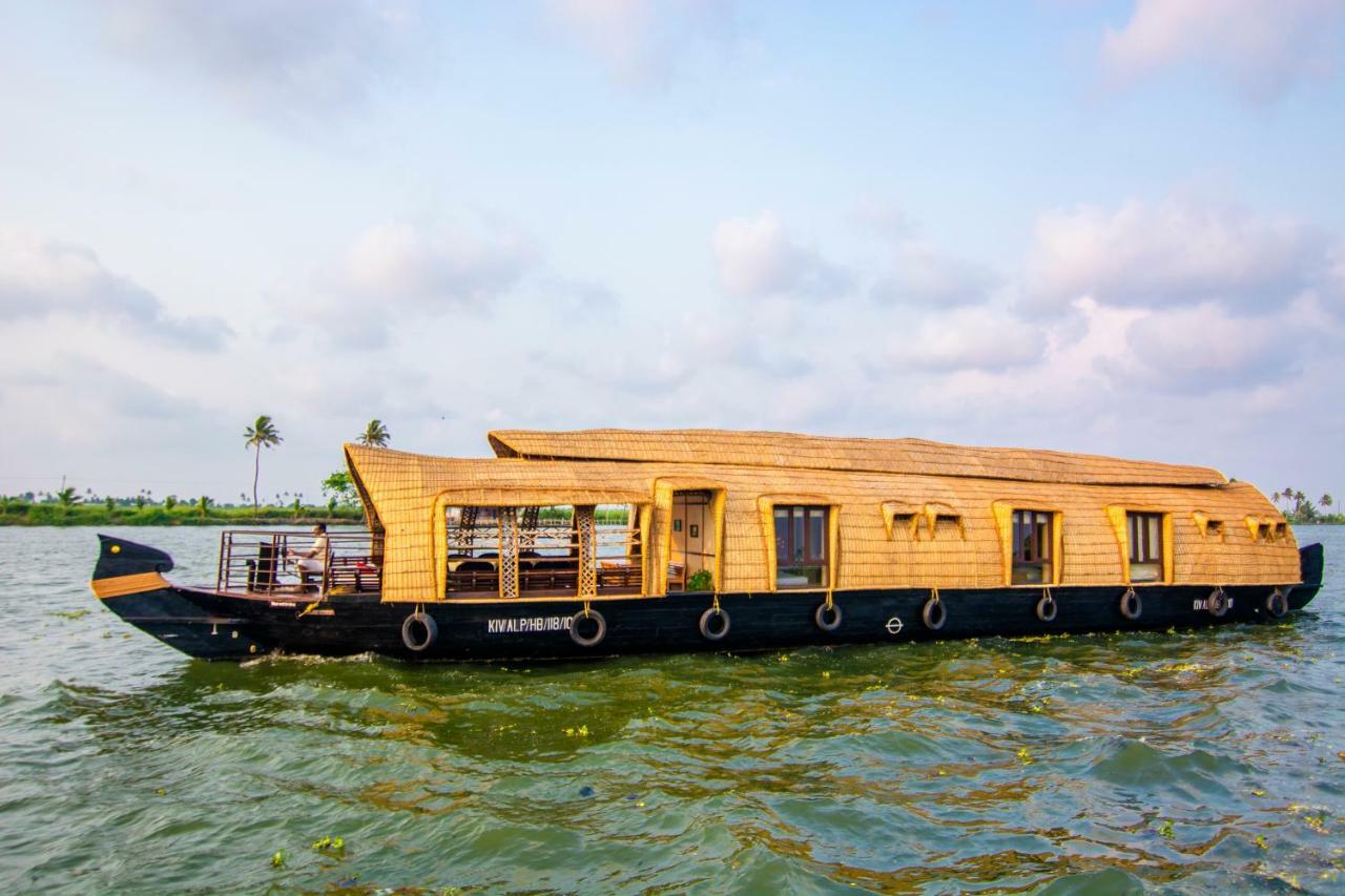 Marvel Cruise Hotell Alappuzha Exteriör bild