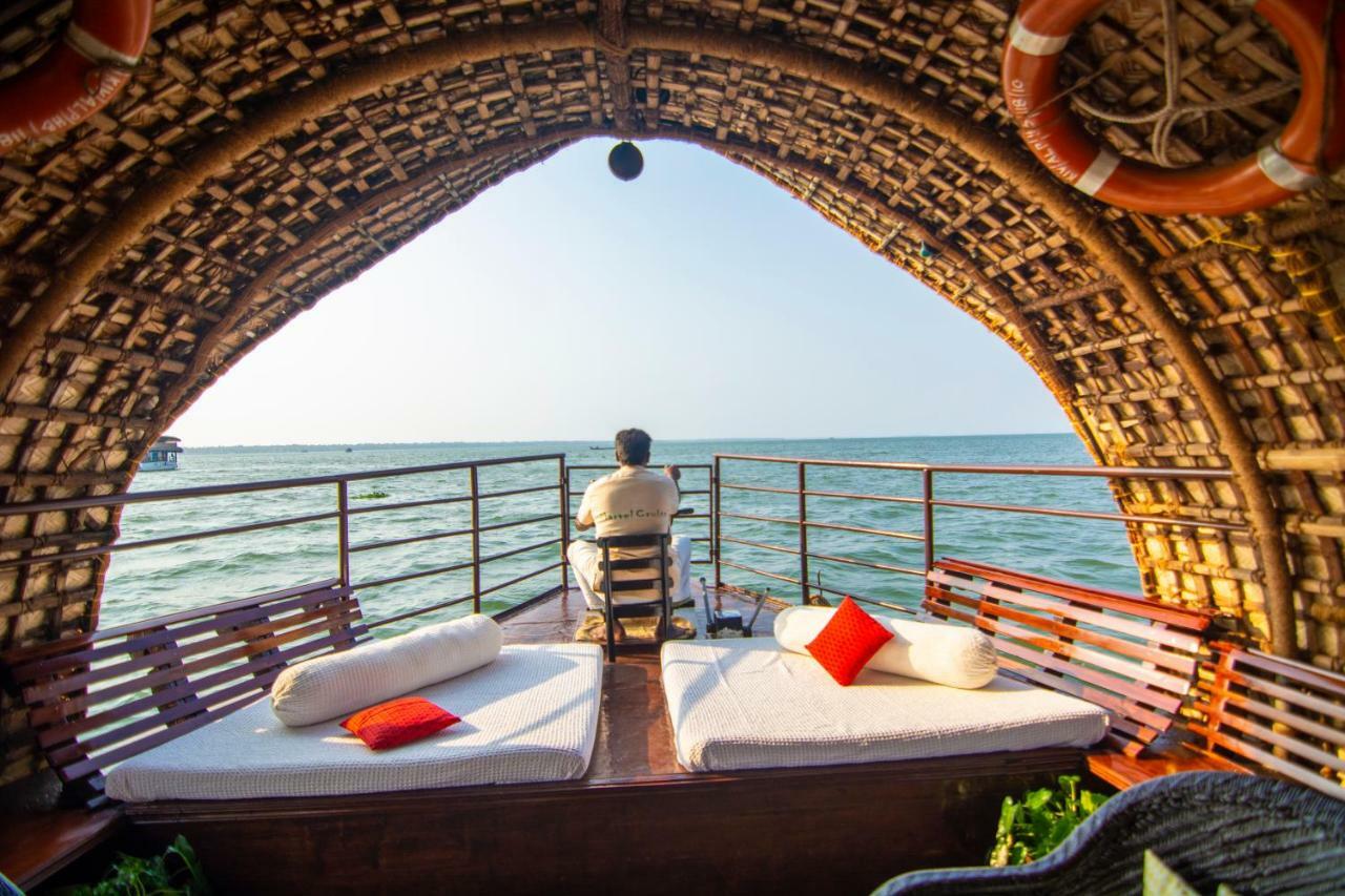 Marvel Cruise Hotell Alappuzha Exteriör bild