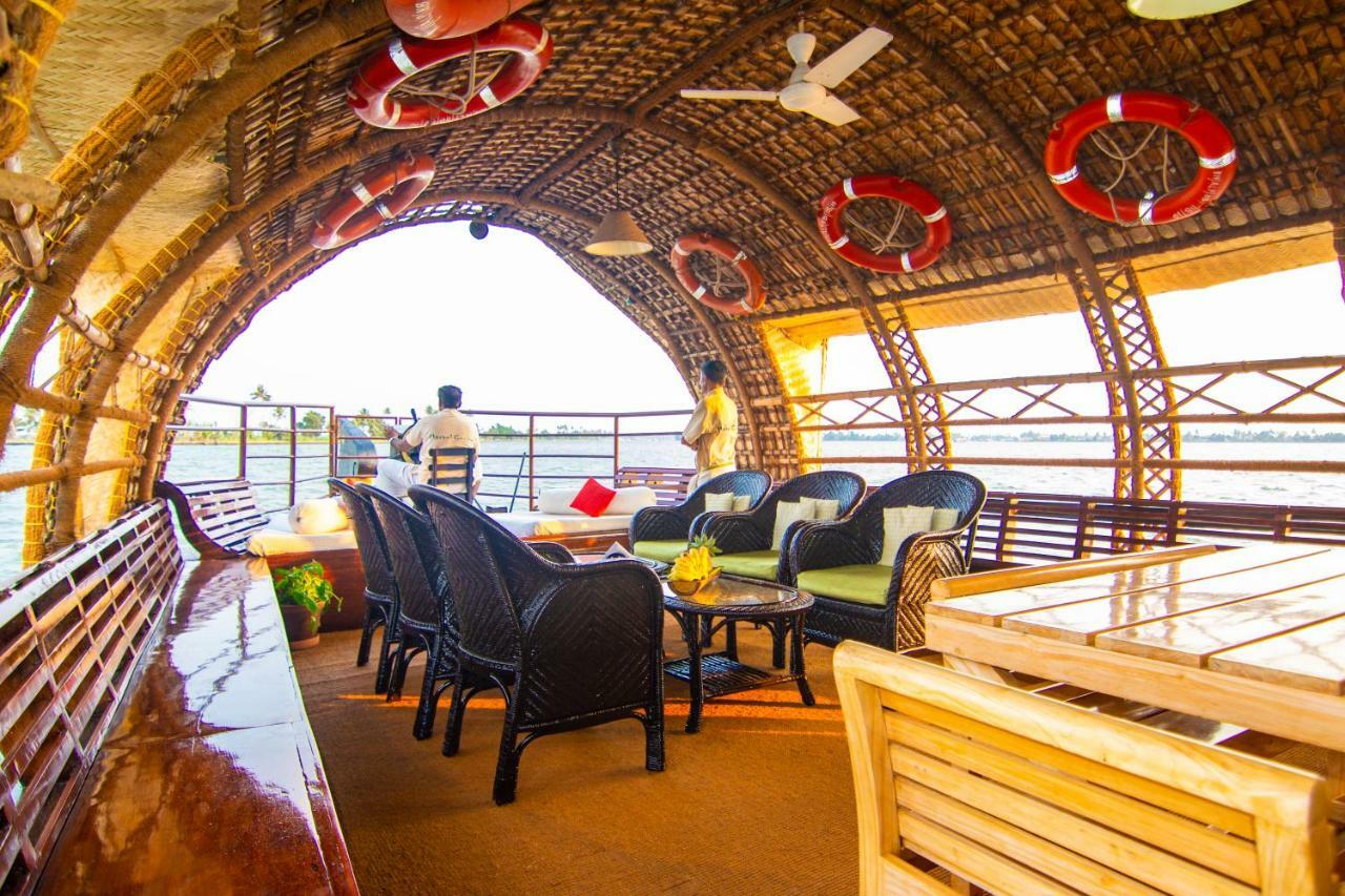 Marvel Cruise Hotell Alappuzha Exteriör bild